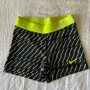 Nike Pro Shorts in S